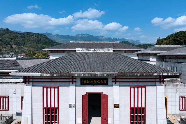 千年秦简焕新彩 古城雅韵迎客来