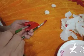 “盛开”在牛骨上的牡丹花，你见过吗?图片