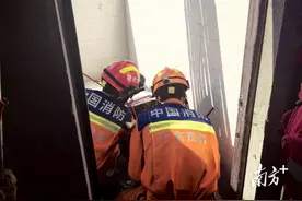 墙体坍塌有人被埋，滨海消防紧急救援图片