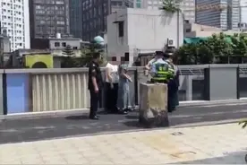 云辟谣丨网传成都一商场顶楼“水泥封人”？聊天视频系拼接 事发地非成都图片