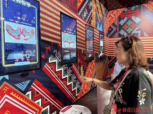 穿行热闹街巷  品味福地怀化 ——“京昆古驿道 智驾雪峰山”自驾游活动次日侧记
