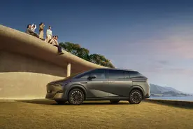 今年下半年登陆欧洲！小鹏汽车MPV车型改款上市，何小鹏“剧透”AI芯片、L3级自动驾驶等信息图片