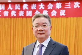 专访全国人大代表、余姚市委书记傅贵荣：以强化链式集聚发展新质生产力，打造新能源汽车千亿强县图片