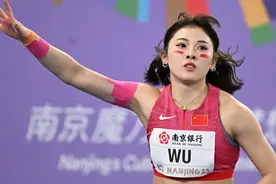 不会化阿丽塔妆容的吴艳妮打破尘封11年的全国纪录图片