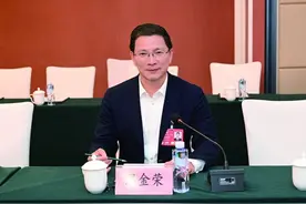 全国人大代表、济宁市委书记温金荣：提高含金量含新量含绿量 济宁高质量发展乘势而上图片