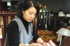 扬州女修脚师足艺店获评“名师工作室”，她“肉上雕花”35载，培养出3000多名高徒图片