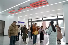 “订单式”培养！郑州技师学院持续扩大校企双元育人“朋友圈”图片