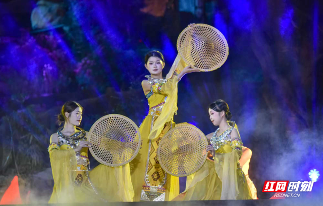 国庆游张家界｜张家界七十二奇楼景区“玩法”全新升级 国庆嗨翻夜