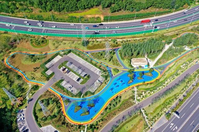 海风开道，秋色伴跑！威海喊你“动起来”~