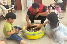 乐陵市市中街道：手绘轮胎画扮靓社区图片