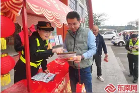 致敬“她力量” 高速执法队伍里的“三碗营养粥”图片