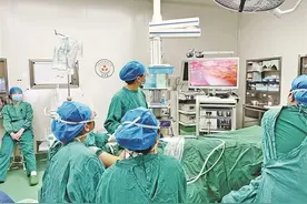 男模“大小胸” 竟是这种病！并不是女性才会患上图片