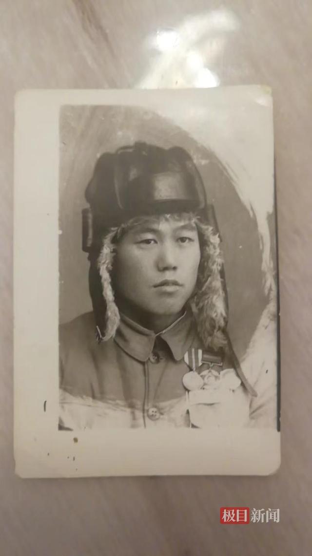 抗美援朝老兵儿子讲述父亲杀敌故事