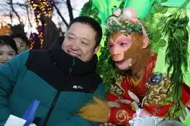一句一个梗！对话东北碎嘴“雪饼猴”图片