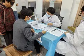 医养结合典型案例征集｜家门口的健康驿站 医养结合服务队优先“医”步为老人幸福晚年护航图片