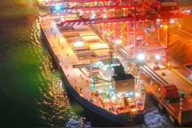 众拍丨山东日照：港口夜色美图片