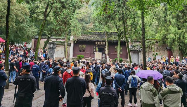 多个景区游人如织，国庆假期襄阳文旅持续火爆