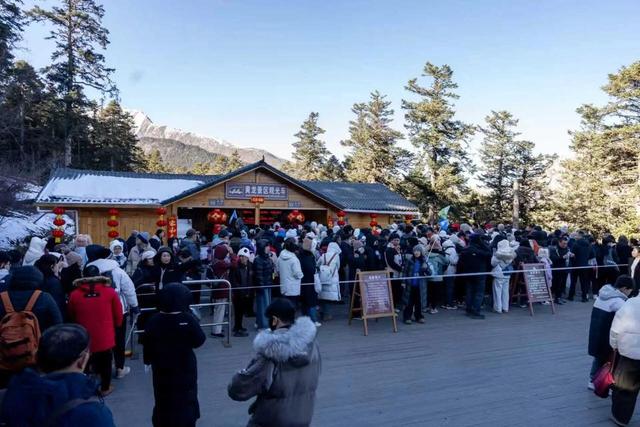 春节假期，四川共接待游客5860.97万人次