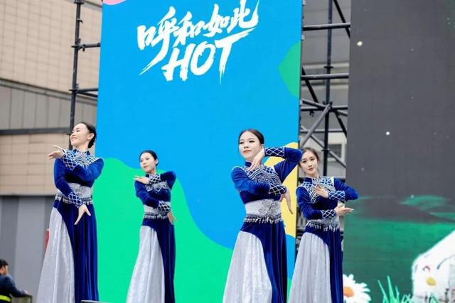 掌声不断，舞不停！今天呼和浩特在北京圈粉无数！