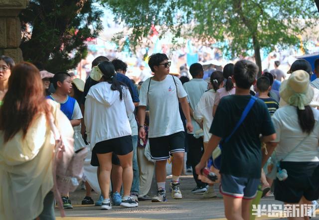 天热，人气更“热”！