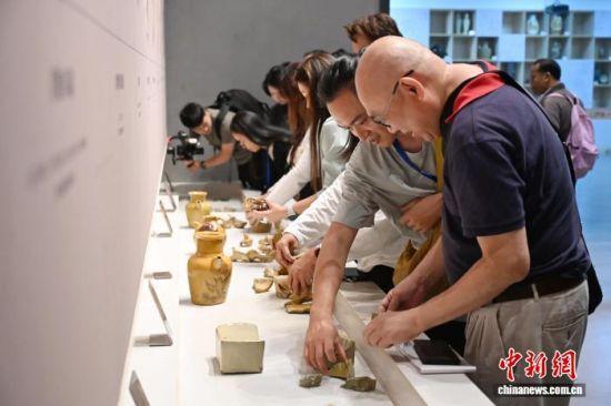 海外媒体探访长沙铜官窑 感受千年窑火传承