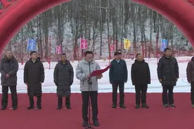 长白山南麓粉雪沸腾 池南区漫江滑雪场盛大开板图片