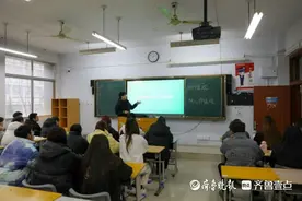 枣庄职业学院结合专业特点，创新思政课实践图片