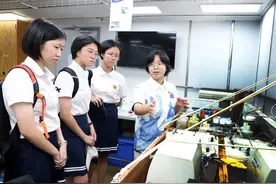 厦门外国语学校：在科考船上开学第一课图片