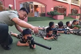 河北青县：“我是小小兵”图片