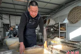（新春见闻）探访豆腐发源地：腊月二十五，推磨做豆腐图片