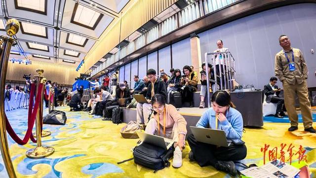 记者节特辑｜聚焦乌镇：新闻背后的追光人