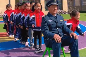 日照“保安爷爷”听声辨娃火遍全网！他叫徐瑞礼图片