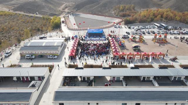 有看头、有玩头、有尝头、有逛头 ——记“山水湖畔·醉美川西”永昌县2025年全国冬季“村晚”示范展示活动