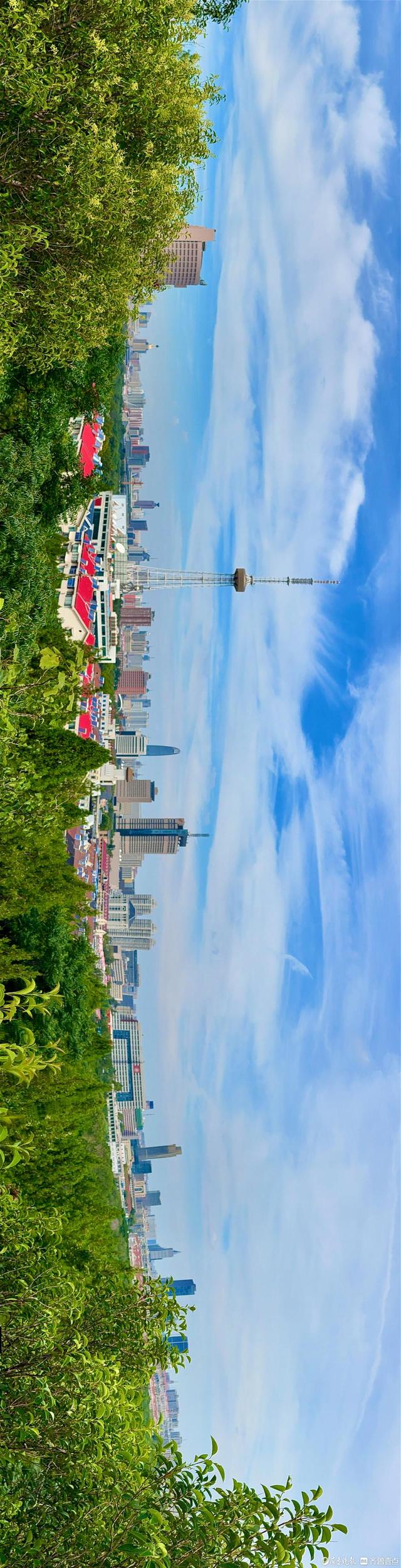 登千佛山览济南蓝天白云