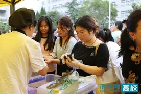 陕西国际商贸学院举办端午节校园体验日活动图片