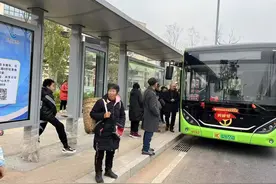好方便！大安区和平街道“微循环”公交车线路正式开通图片