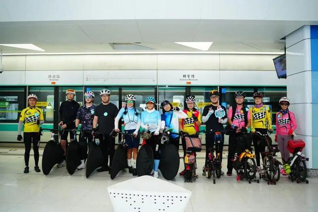 地铁“骑行专列”发车，网友：深圳又超前了！