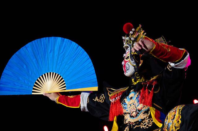 乌兰察布点燃“冰火之恋”