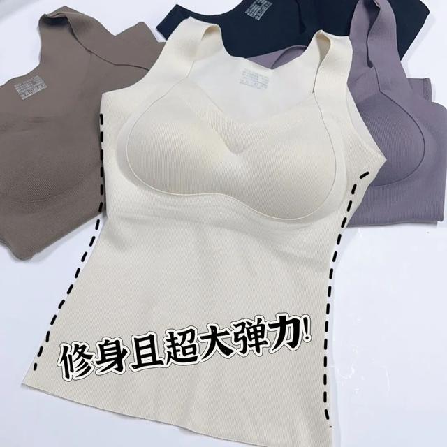 冬天穿得少的女生真的不怕冷吗?