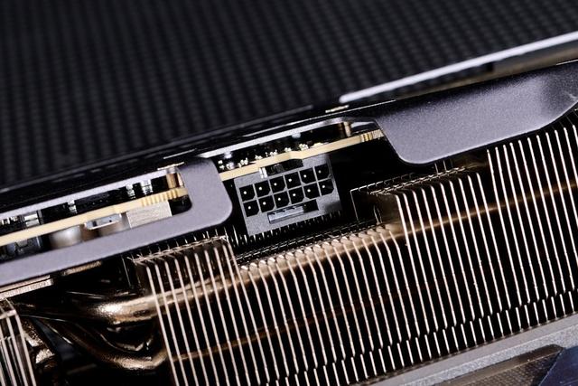 技嘉GeForce RTX 5070 Ti GAMING OC 魔鹰 16G显卡评测：中高端游戏与AI的性能怪兽