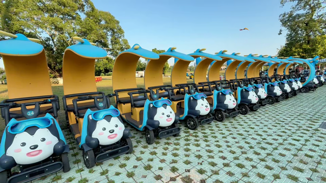 缸瓦窑江边营地暖心升级！代步车+补给站+童乐园+观景台全配齐，露营遛娃全无忧！