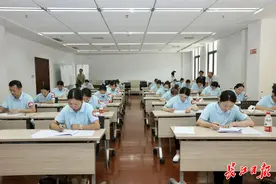 武汉家政服务技能竞赛开赛，她抽到的题是“婴儿呛奶怎么办”图片