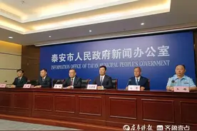 截至目前，端午假期首日夜间票已售罄，中天门、后石坞索道停运图片