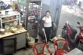 吓人！越南女子外套被卷入运转中的榨汁机，空中被抡360°过肩摔图片