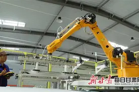 【网聚美好·“乐”享民乐】民乐：光伏组件生产赋能新能源产业图片