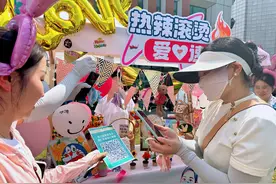 这家医院护士制作工艺品公益售卖， “爱心杂货铺”义卖金额近6000元图片