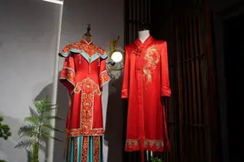 浪漫缝进婚纱，凤冠霞帔一半虎丘造图片