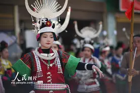 贵州丹寨：春天里的盛装舞会图片