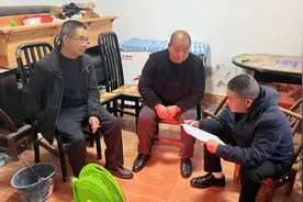 专治烦心事 | 万山鱼塘乡“厅哥调解队”化解纠纷不打烊图片