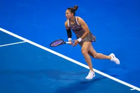 郑钦文0-2不敌贾巴尔 止步WTA1000多哈站次轮图片